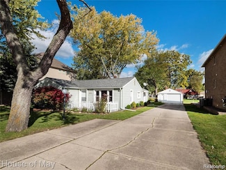 1674 Kirkton Dr, Troy, MI 48083