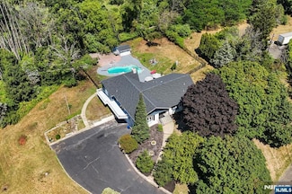 1 Rossi Dr, Clinton, NJ 08809