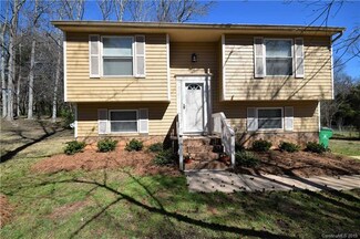 6004 Fringe Tree Dr, Charlotte, NC 28227