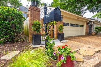 6945 Amberly Rd, Memphis, TN 38119