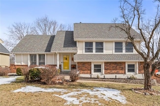 120 NW Lakewood Blvd, Lees Summit, MO 64064