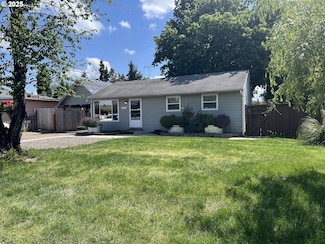 140 Canemah Rd, Oregon City, OR 97045