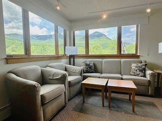 90 Loon Mountain Rd Unit 1021A, Lincoln, NH 03251