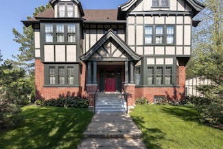 820 N Johnson St, Bay City, MI 48708