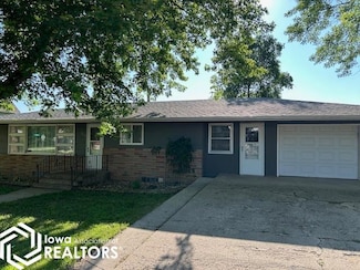 202 S Cedar Ave, Graettinger, IA 51342