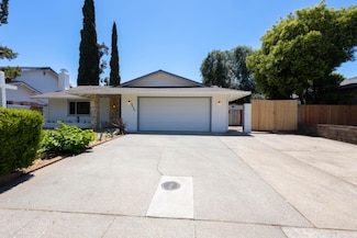 6636 Saint James Dr, Carmichael, CA 95608