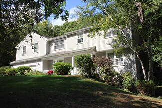1 Pocumtuck Dr, South Deerfield, MA 01373