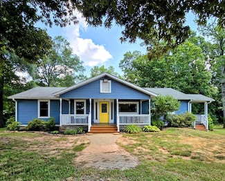 1266 Overton Rd, Victoria, VA 23974