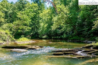 3050 Old Johns River Rd, Collettsville, NC 28611
