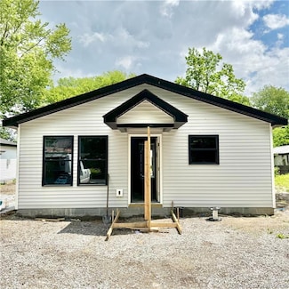 351 S Oak St, Austin, IN 47102