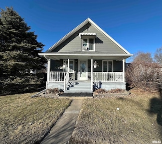 1004 E Pierce St, Macomb, IL 61455