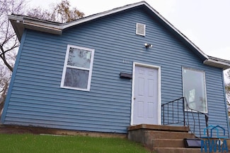 100 Main St, Sioux City, IA 51103