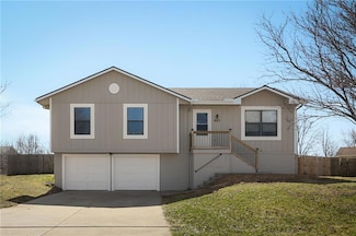 805 Covey Dr, Peculiar, MO 64078
