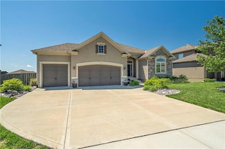 1605 SW Whistle Dr, Lees Summit, MO 64082