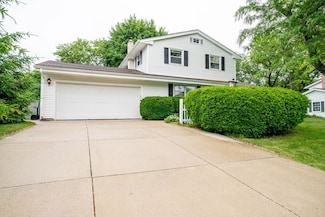 9600 W Debbie Ln, Milwaukee, WI 53224