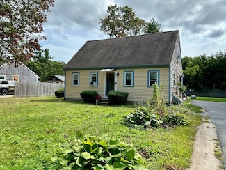 21 Chatham Ln, Mashpee, MA 02649
