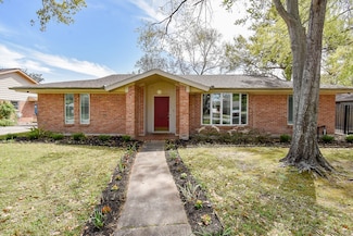 5531 Yarwell Dr, Houston, TX 77096