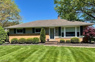 22200 Rivergate Dr, Rocky River, OH 44116