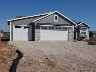 2671 Lawrence Ln, Neenah, WI 54956
