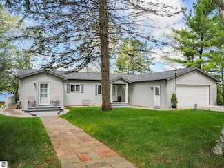 383 Finehout Dr, Traverse City, MI 49685