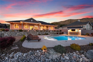 21 S Shore Dr, Orondo, WA 98843