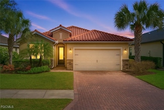 2110 Clementine St, Naples, FL 34120