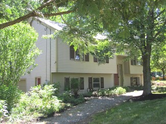 75 Daniel Plummer Rd, Goffstown, NH 03045