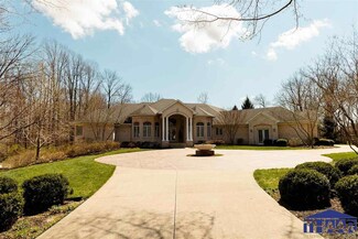 3251 Harrison Woods Rd, Terre Haute, IN 47805