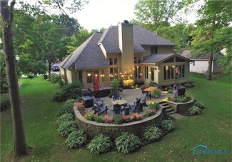 8555 Royal Birkdale Ln, Holland, OH 43528