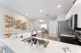 5045 Cedar Springs Dr Unit 203, Naples, FL 34110