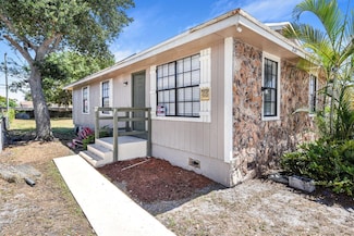 237 SW 11th Ave, Delray Beach, FL 33444