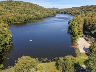 11 Glass Ln, Carmel, NY 10512