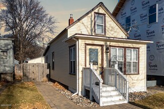 1006 1st Ave N, Grand Forks, ND 58203