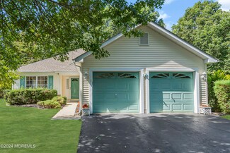 2 Ashfield Ct, Whiting, NJ 08759