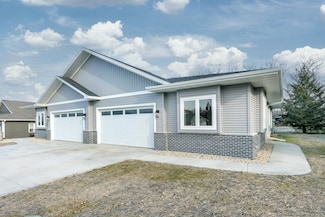 117 Ashberry Ln, Stoughton, WI 53589