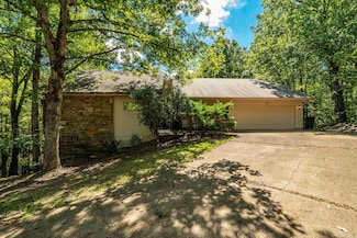 4 Quisto Cir, Hot Springs Village, AR 71909