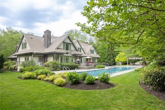 70 Pheasant Dr, East Greenwich, RI 02818