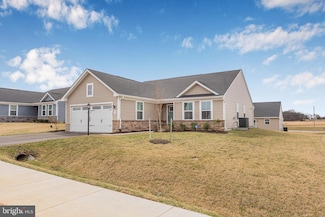 27 Wyoming Way, Hedgesville, WV 25427