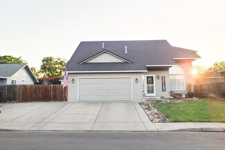 1199 Wedgewood Dr, Central Point, OR 97502