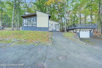 437 Westcolang Rd, Hawley, PA 18428