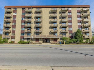 850 Des Plaines Ave Unit 207, Forest Park, IL 60130