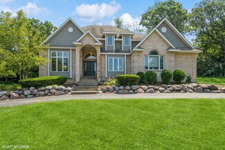 7310 Hillside Dr, Spring Grove, IL 60081