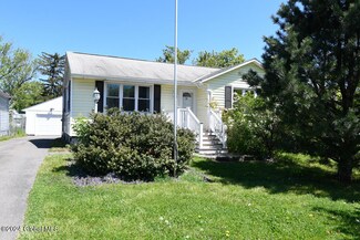 22 Virginia Ave, Hudson, NY 12534