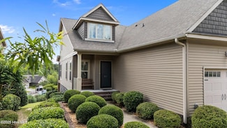 35 Cypress Cir, Southern Pines, NC 28387