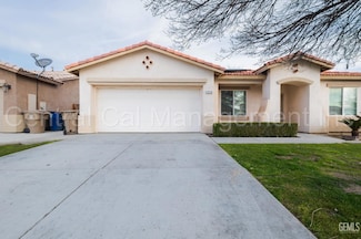 2316 MacAu St, Bakersfield, CA 93313