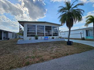 363 Hague St, North Fort Myers, FL 33903