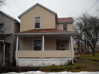 715 Wallis Ave, Farrell, PA 16121