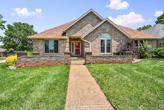 3361 W Birchwood Ct, Springfield, MO 65807