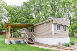 12840 Cypress St, Conneaut Lake, PA 16316