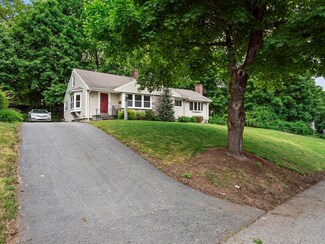 5 Northgate Rd, Chelmsford, MA 01824